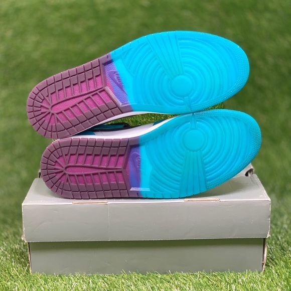 Air Jordan Retro 1 Mid " Hornets" - Picture 3 of 10